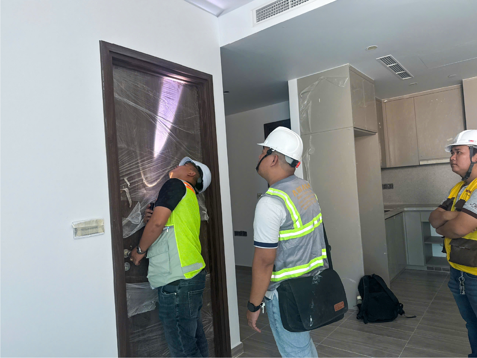 Đang triển khai toàn bộ, bao gồm hệ thống cấp – thoát nước, hệ thống điều hòa không khí âm trần, các ổ cắm thiết bị gia dụng,... dự kiến đạt hơn 90%