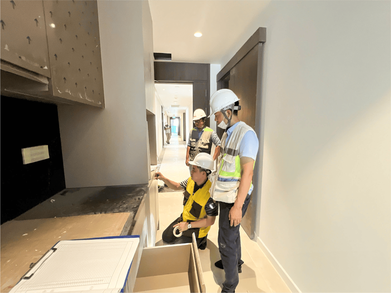 CÔNG TÁC HOÀN THIỆN TRONG NHÀ